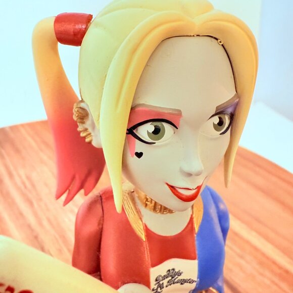 Suicide Squad Harley Quinn Bobble Body Knocker Figurine Solar Powered By NECA - Picture 9 of 14